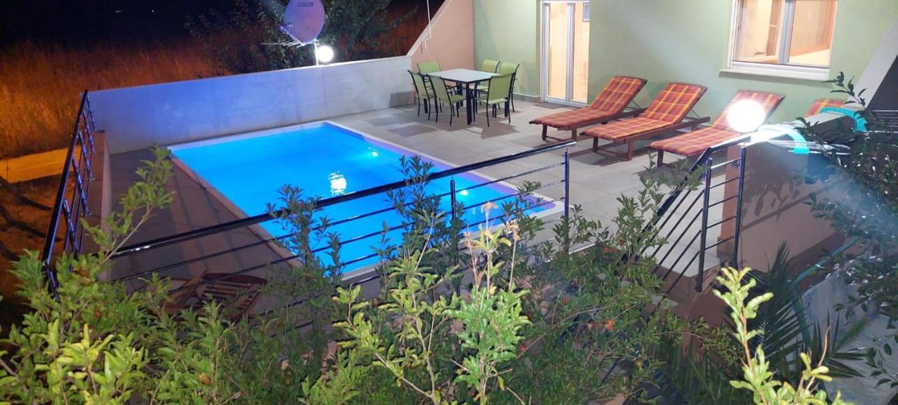 Apartment M&M With Private Pool Kucine ภายนอก รูปภาพ
