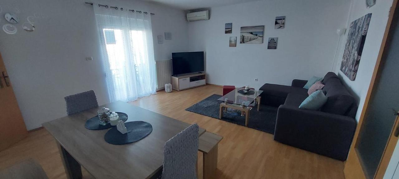 Apartment M&M With Private Pool Kucine ภายนอก รูปภาพ