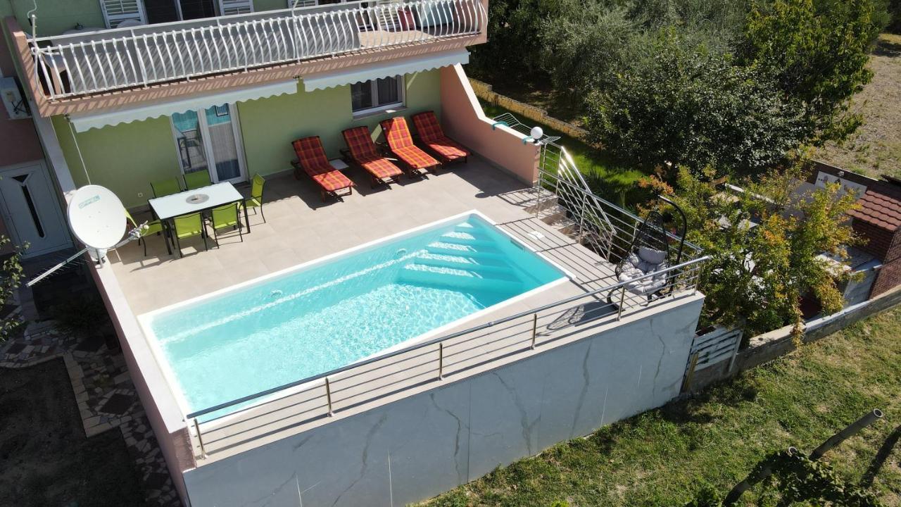 Apartment M&M With Private Pool Kucine ภายนอก รูปภาพ