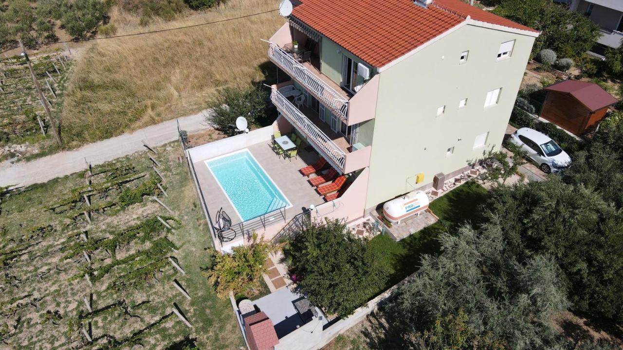 Apartment M&M With Private Pool Kucine ภายนอก รูปภาพ