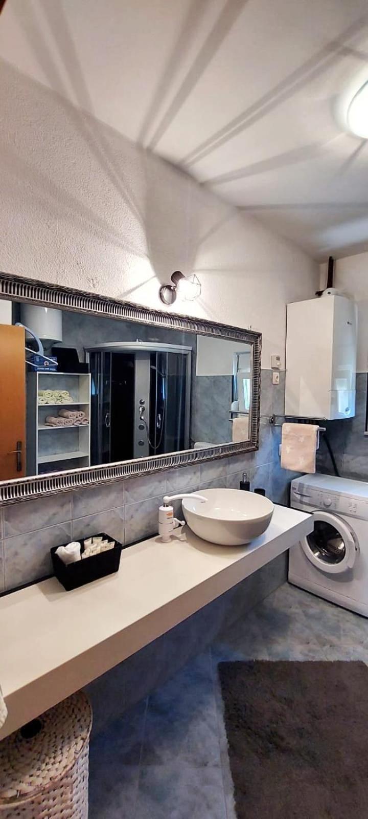 Apartment M&M With Private Pool Kucine ภายนอก รูปภาพ