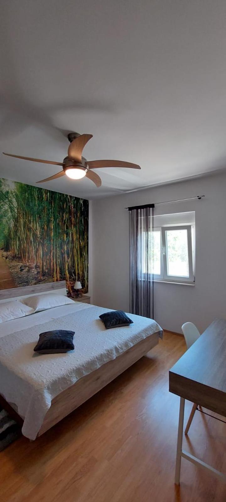 Apartment M&M With Private Pool Kucine ภายนอก รูปภาพ