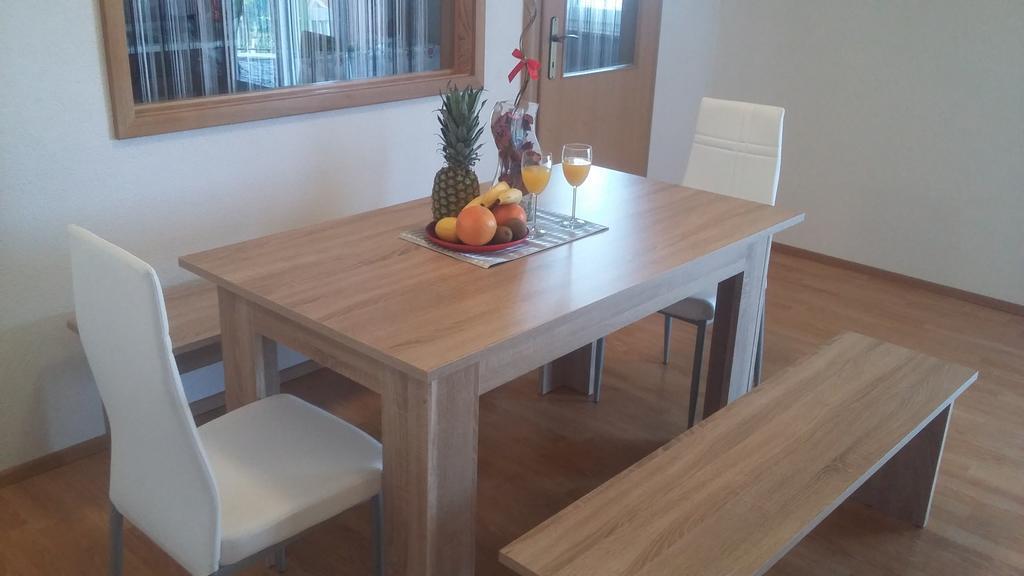 Apartment M&M With Private Pool Kucine ภายนอก รูปภาพ