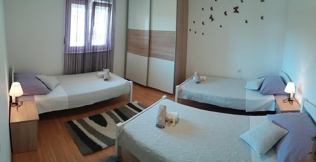 Apartment M&M With Private Pool Kucine ภายนอก รูปภาพ